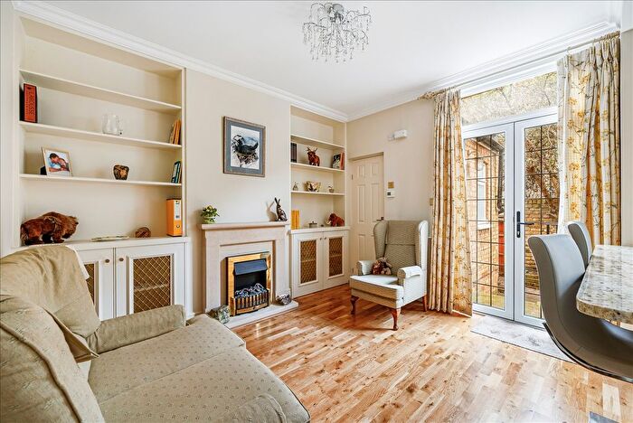 1 Bedroom Flat To Rent In Tunis Road, London, W12