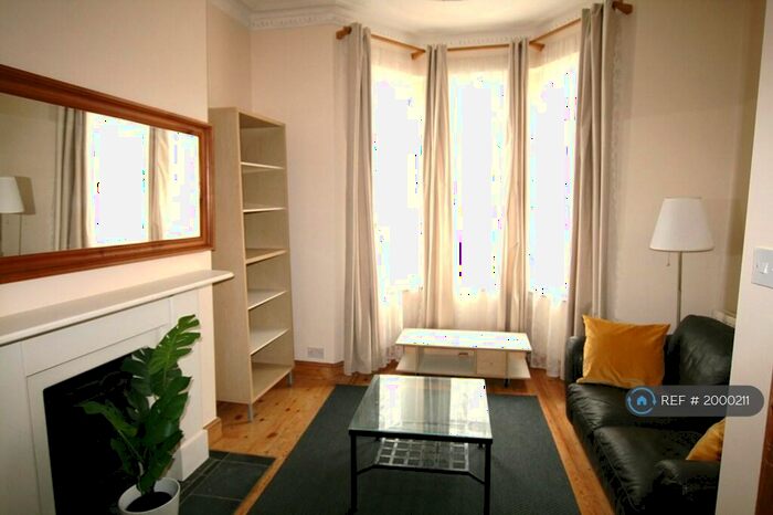 4 Bedroom Flat To Rent In Huddlestone Road, London, NW2