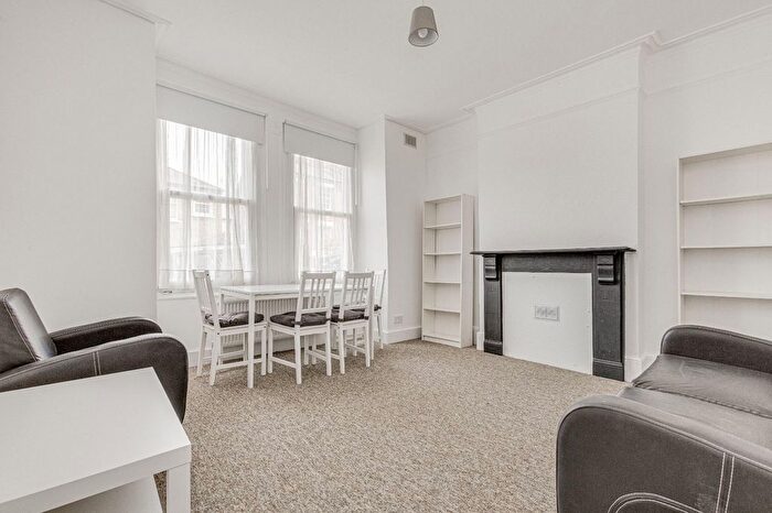 2 Bedroom Flat To Rent In Theatre Street, The Shaftesbury Estate, SW11