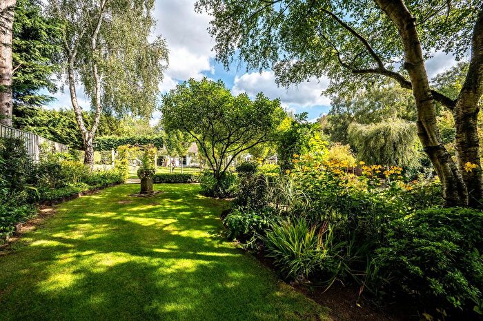 4 Bedroom Detached House For Sale In The Barn, Monkshatch, Off Down Lane, Guildford, GU3