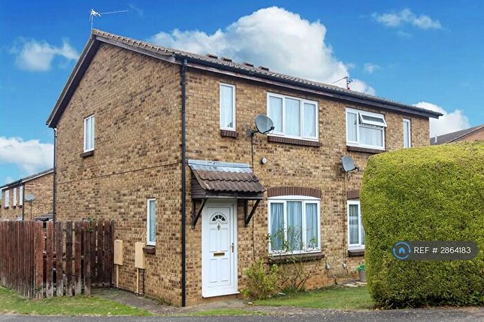 3 Bedroom Semi-Detached House To Rent In Weldon Close, Wellingborough, NN8