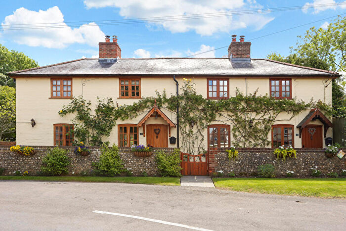 4 Bedroom House To Rent In Church Street, Bentworth, Hampshire, GU34