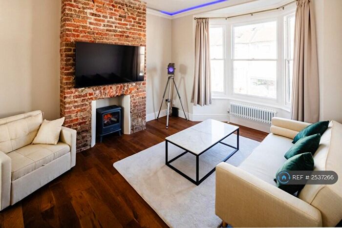 2 Bedroom Flat To Rent In Blatchington Road, Hove, BN3