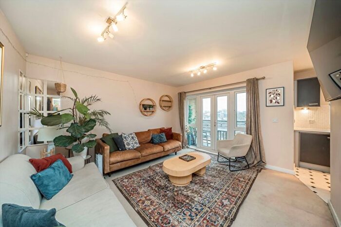 1 Bedroom Flat To Rent In St. Georges Way, Peckham, SE15