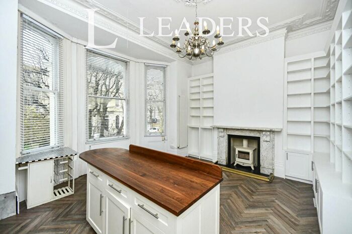 1 Bedroom Flat To Rent In Buckingham Road, BN1