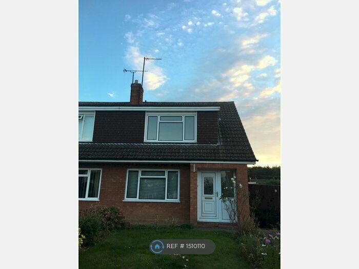 3 Bedroom Semi-Detached House To Rent In Hesters Way Lane, Cheltenham, GL51