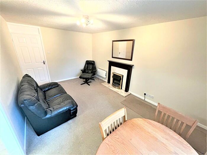 1 Bedroom Flat To Rent In New Park Grove, Farsley, LS28