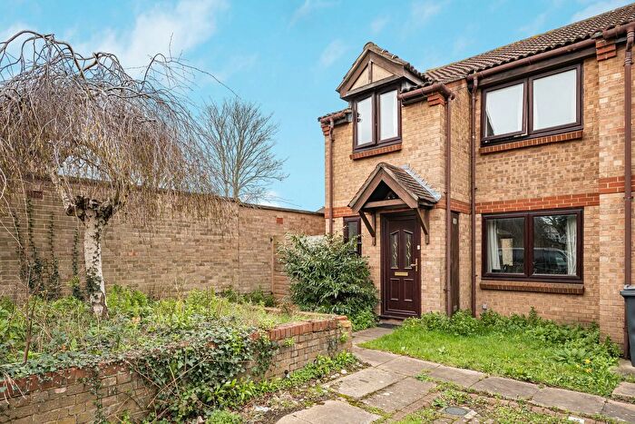 3 Bedroom End Terrace House To Rent In Rosethorn Close, London, SW12