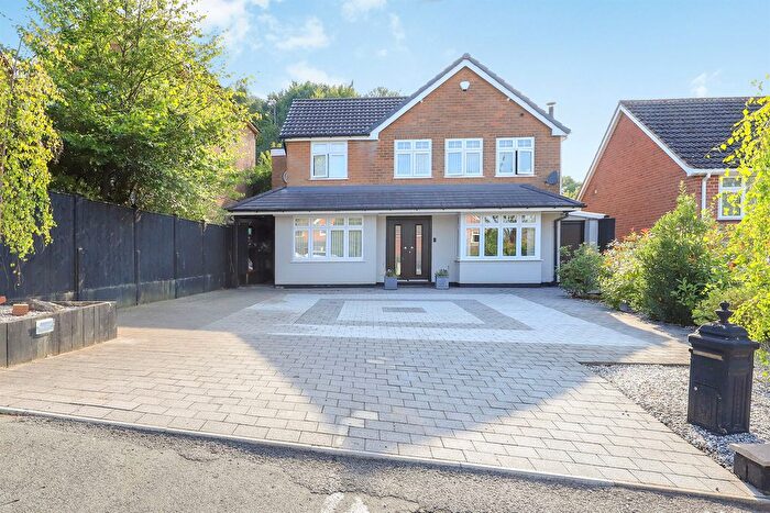 4 Bedroom Detached House For Sale In Farrington Road, Ettingshall Park, Wolverhampton, WV4