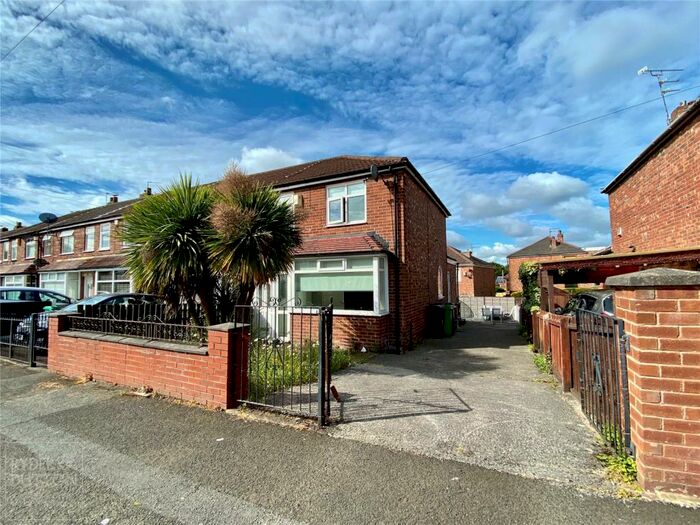 2 Bedroom Town House To Rent In Willan Road, Blackley, Manchester, M9