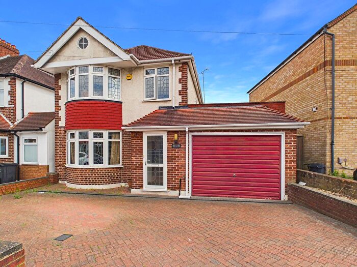 3 Bedroom Detached House For Sale In Angus Drive, Ruislip, HA4
