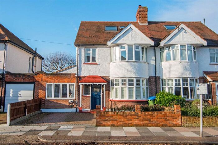 4 Bedroom Semi-Detached House To Rent In Radnor Road, Twickenham, TW1