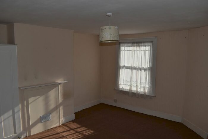 2 Bedroom Flat To Rent In Church Street, St Peters, CT10