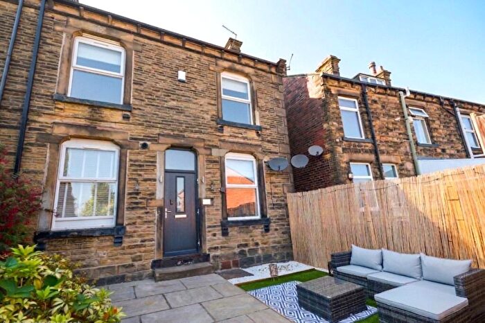 2 Bedroom End Of Terrace House To Rent In Fountain Street, Morley, Leeds, West Yorkshire, LS27