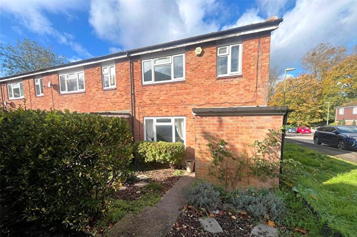 3 Bedroom End Of Terrace House For Sale In Whistler Close, Basingstoke, Hampshire, RG21