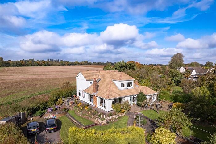5 Bedroom Detached House For Sale In Hastingwood Road, Hastingwood, CM17