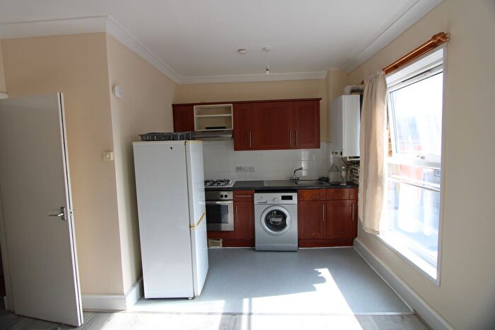 1 Bedroom Flat To Rent In Tulse Hill, Brixton, SW2