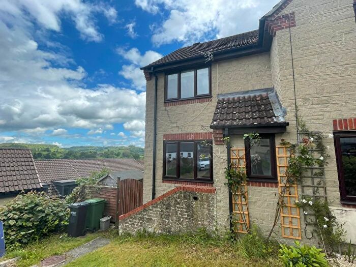 2 Bedroom End Of Terrace House To Rent In Weavers Close, Dursley, GL11