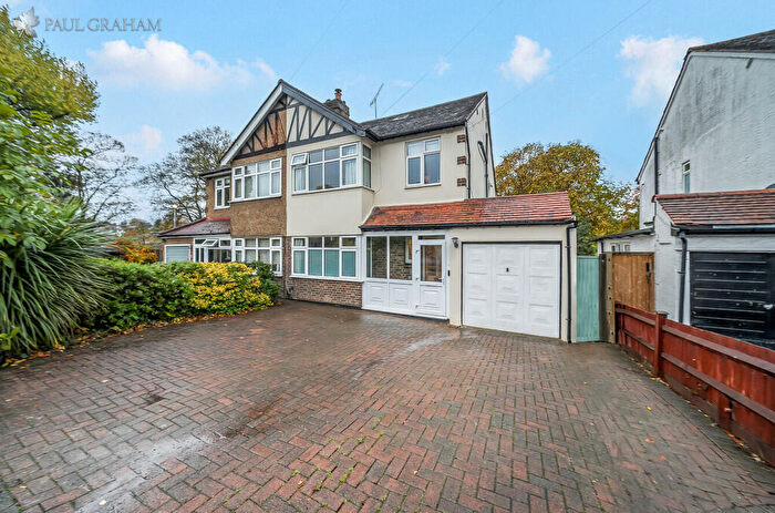 4 Bedroom Semi Detached House For Sale In Central Way, Carshalton, SM5