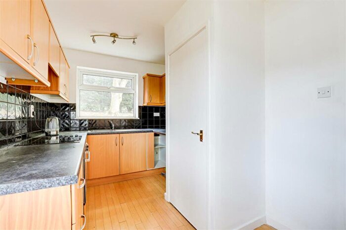 1 Bedroom Flat For Sale In Derwent Crescent, Arnold, Nottinghamshire, NG5