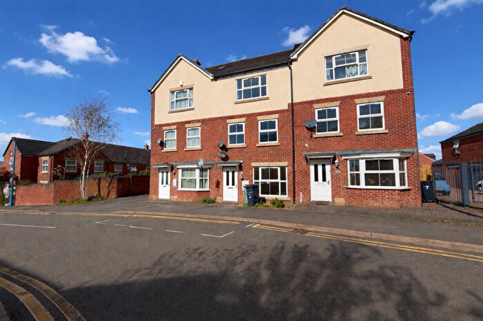 4 Bedroom Town House To Rent In Creed Way, West Bromwich, B70