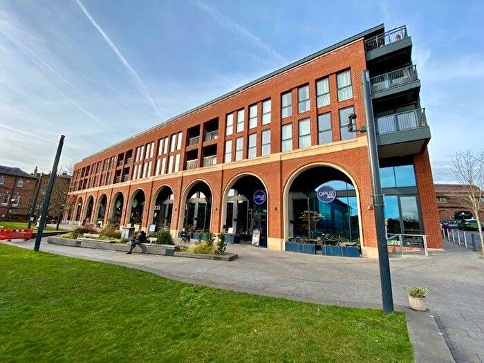 2 Bedroom Flat To Rent In Exchange Street, Aylesbury, HP20