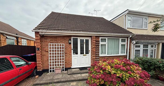 2 Bedroom Bungalow For Sale In Alan Grove, Leigh-on-Sea, Essex, SS9