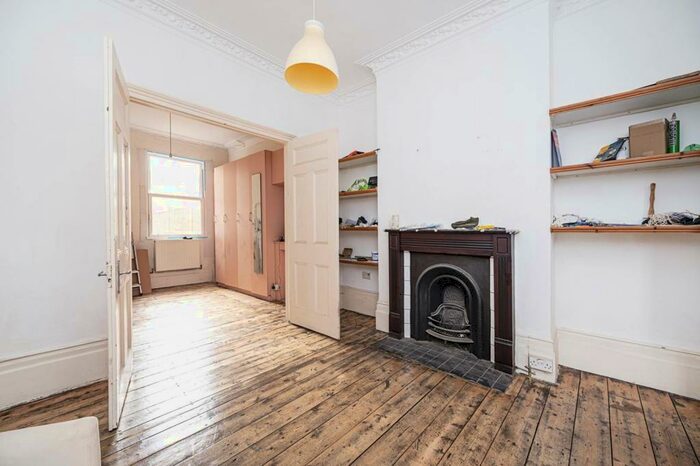1 Bedroom Flat To Rent In Blurton Road, Hackney, London, E5