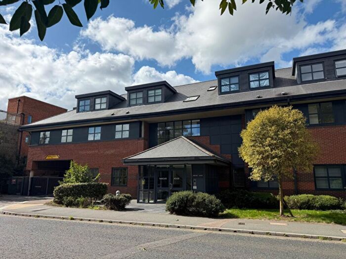 2 Bedroom Apartment To Rent In Great North Road, Hatfield, AL9