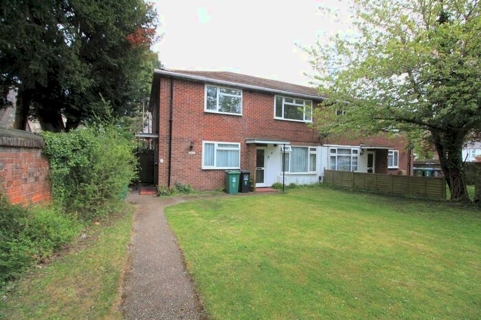 2 Bedroom Maisonette To Rent In Park Road, Watford, WD17