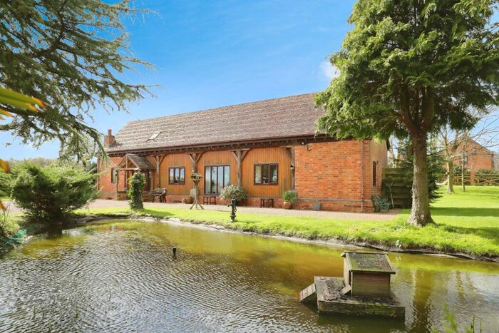 3 Bedroom Detached House For Sale In Long Itchington Road, Leamington Spa, CV33