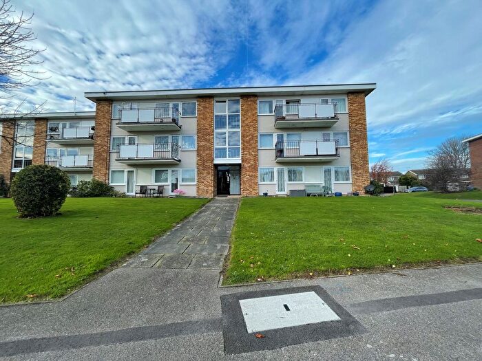 2 Bedroom Flat For Sale In Lord Warden Avenue, Walmer, CT14