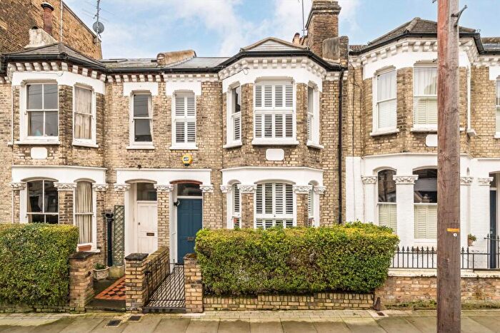 3 Bedroom House For Sale In Mallinson Road, Between The Commons, SW11