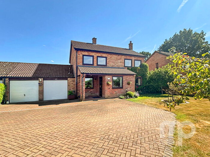4 Bedroom Link Detached House For Sale In Tuttles Lane West, Wymondham, NR18