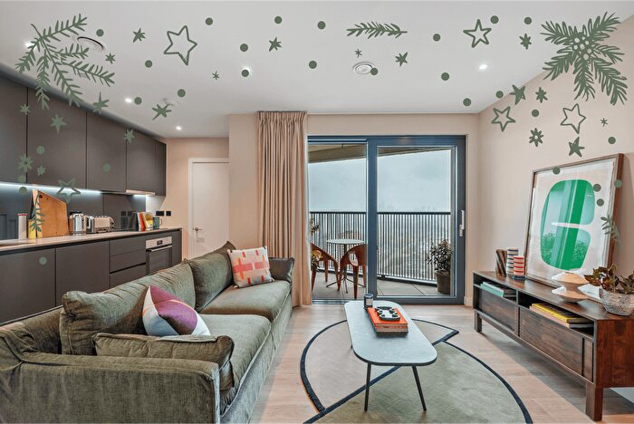 2 Bedroom Flat To Rent In Riverstone Heights, Reed Avenue, London, E3