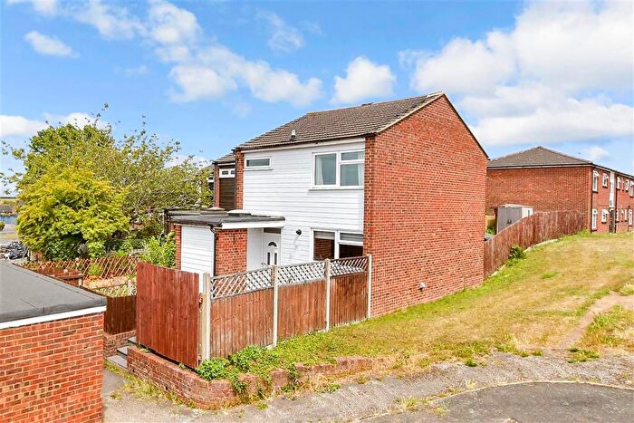 3 Bedroom Terraced House For Sale In Wellfield, Hartley, Longfield, Kent, DA3