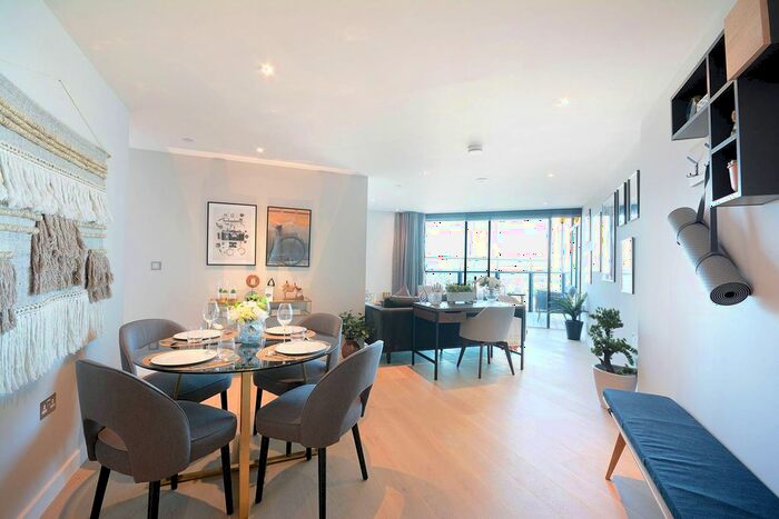 2 Bedroom Flat To Rent In Churchyard Row, Elephant And Castle, London, SE11