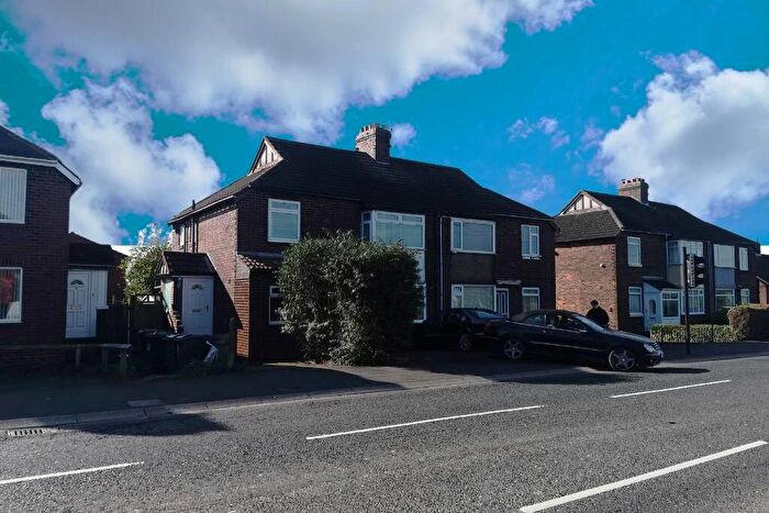 2 Bedroom Flat For Sale In Kelvin Place, Forest Hall, Newcastle Upon Tyne, NE12