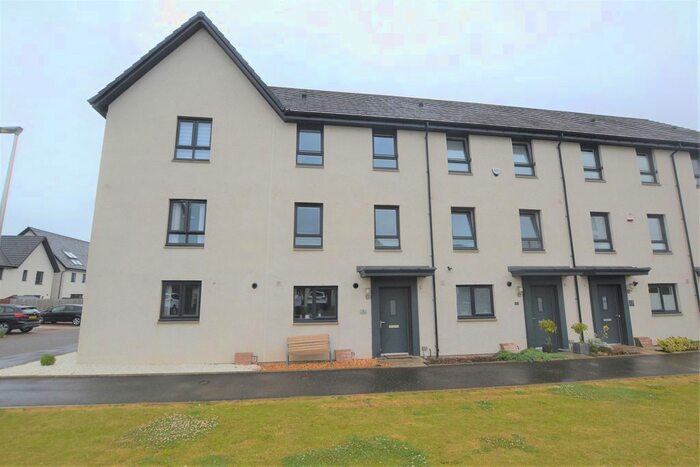 3 Bedroom End Of Terrace House To Rent In Barnyard Park Rigg, Edinburgh, EH12