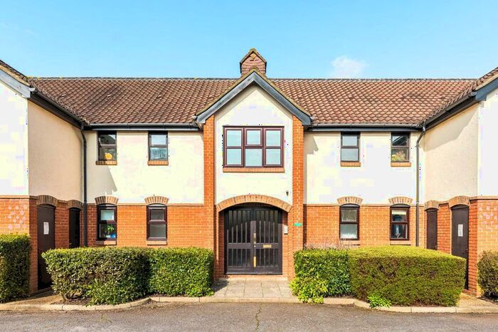 2 Bedroom Flat To Rent In Beaumont Place, Isleworth, TW7