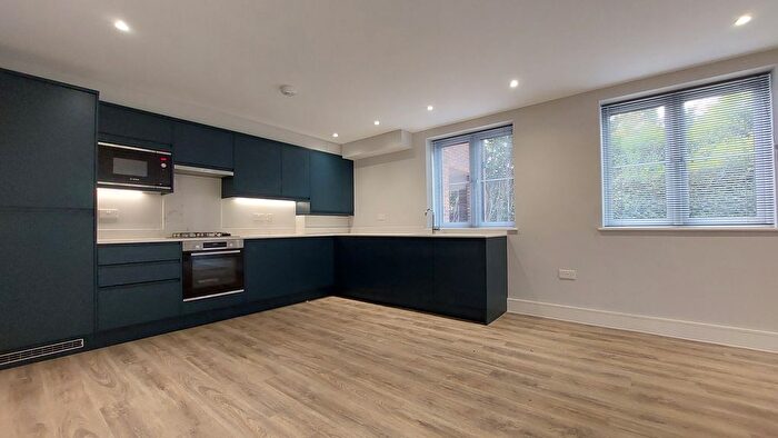3 Bedroom Flat To Rent In Foxley Lane, Purley, CR8