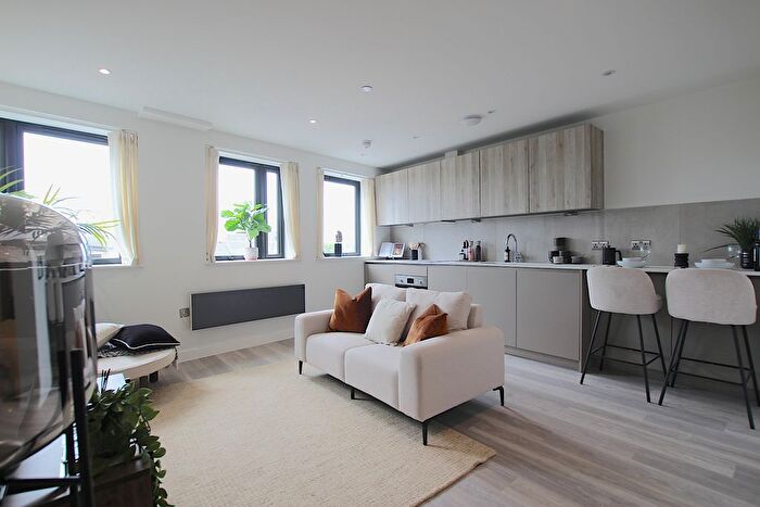 1 Bedroom Flat To Rent In High Street, Waltham Cross, EN8