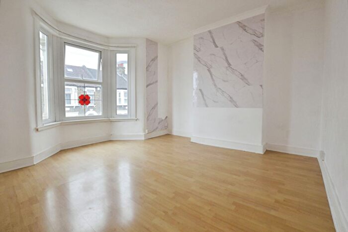 3 Bedroom Maisonette To Rent In Kildare Road, London, E16