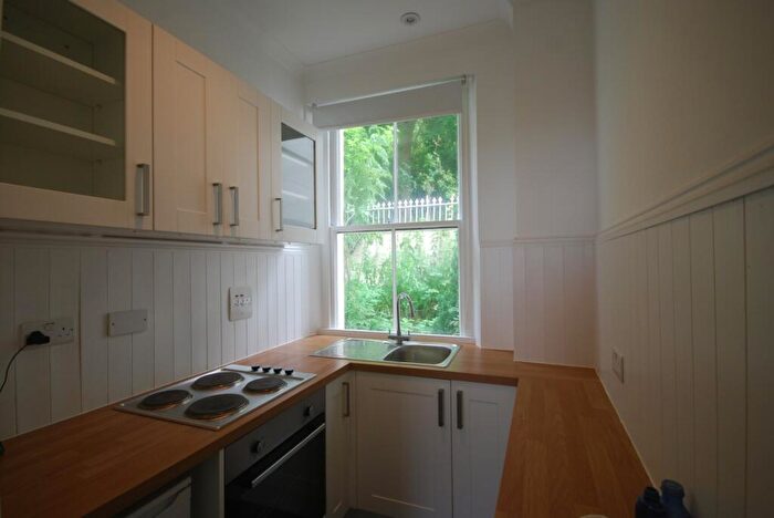 1 Bedroom Flat To Rent In Roundhill Crescent, Brighton, BN2