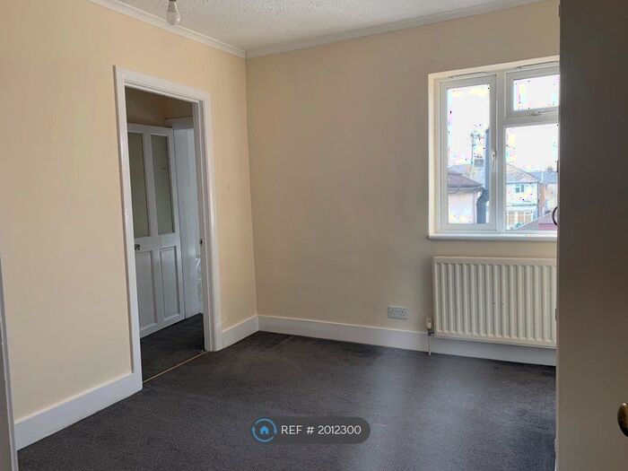 2 Bedroom Terraced House To Rent In Church Road, Swanscombe, DA10