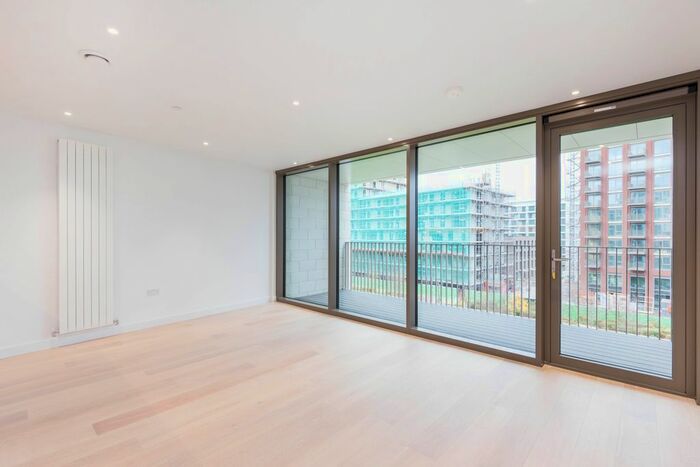 2 Bedroom Flat To Rent In Windlass House, London, E16