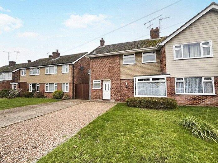 3 Bedroom Semi Detached House To Rent In Chaseside Avenue, Twyford, Berkshire, RG10
