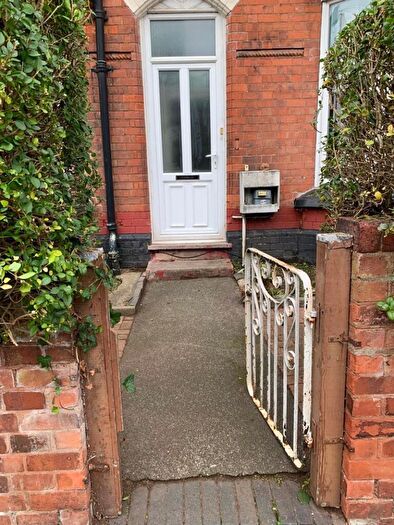 3 Bedroom Flat To Rent In Carlyle Road, Edgbaston, Birmingham, B16
