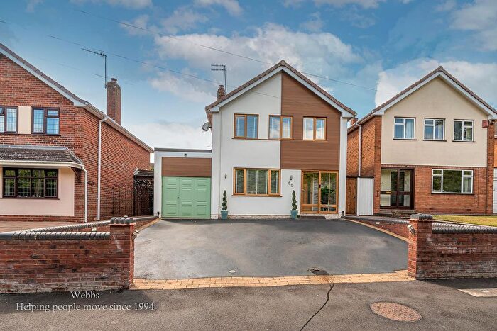 3 Bedroom Detached House For Sale In Cotwall End Road, Dudley, DY3