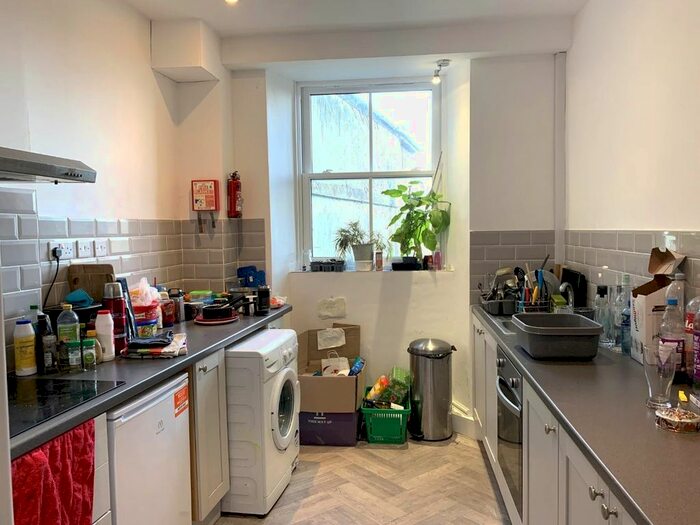 5 Bedroom Property To Rent In Lower Market Street, Penryn, TR10